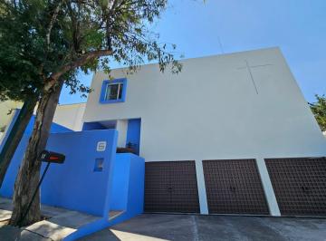 Casa · 445m² · 3 Recámaras · 6 Estacionamientos · Casa en Venta en Club de Golf Chiluca, Atizapan