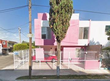 Casa de 3 habitaciones, Guadalajara · Casa en La Monumental a un Costado de La Unidad Deportiva