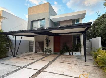 Casa de 4 habitaciones, Benito Juárez · Casa en Venta y Renta en Lagos del Sol
