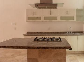 Casa de 4 habitaciones, Mérida · Amplia Casa en Privada en Venta Cerca de Plaza Gran Santa Fe!