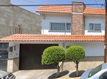 Casa de 3 habitaciones, Gustavo A. Madero · Bonita Casa en Una Exelente Ubicacion Cerca de Escuelas Parques Hospitales y Centros Comerciales