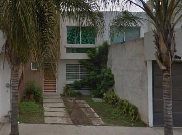 Casa de 3 habitaciones, León · Casa en Venta en Santo Domingo, Gto.