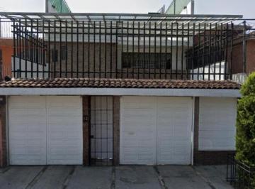 Casa de 5 habitaciones, Nezahualcóyotl · Casa en Venta en Bosques de Aragon Neza