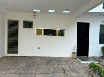Casa de 4 habitaciones, Mérida · Casa en Renta en Merida F - 1191, 4 Rec. Res. Montecristo $32,000 m. N.