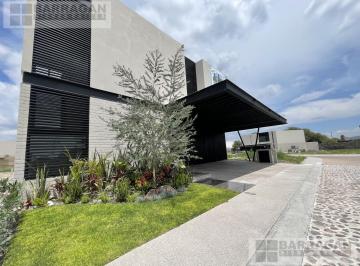 Casa · 345m² · 3 Recámaras · 3 Estacionamientos · Casa en Venta en Lomas Norte, Condominio San Felipe