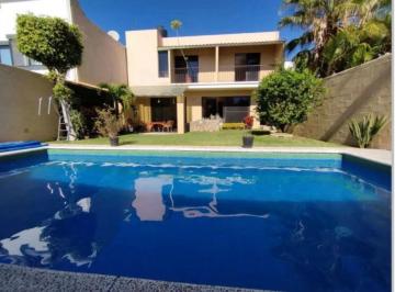 Casa de 3 habitaciones, Cuernavaca · Casa en Venta C/ Seguridad Privada