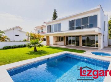 Casa de 4 habitaciones, Atlatlahucan · Se Vende Casa de Tres Niveles y Vista Panorámica en Lomas de Cocoyoc