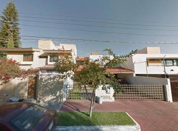 Casa de 4 habitaciones, Zapopan · Vendo Casa en Remate Bancario Colonia Jardines de Guadalupe Zapopan