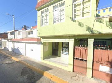 Casa de 4 habitaciones, Metepec · Casa en Venta en Calle Esponja en Las Marinas, Metepec