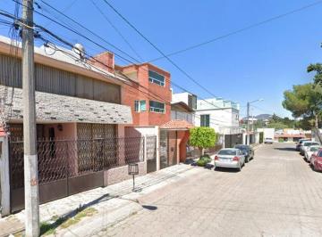 Casa de 5 habitaciones, Naucalpan de Juárez · Casa en Venta en Calle del Conde en Naucalpan