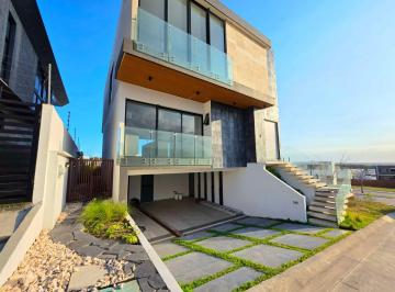 Casa de 4 habitaciones, Alvarado · Casa con 4 Recámaras en Venta, 180 m² Superficie de Terreno en Punta Tiburón