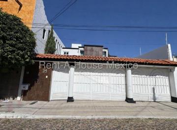Casa de 3 habitaciones, Querétaro · Casa en Renta de 3hab. 4 Baños, en Alamos 3ra. Sección, Queretaro, Mexico.