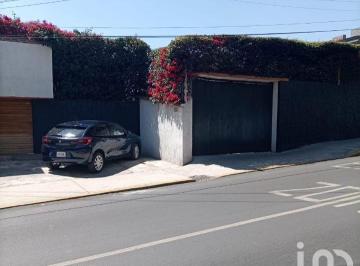Casa · 340m² · 3 Recámaras · 6 Estacionamientos · En Venta Casa en San Jerónimo