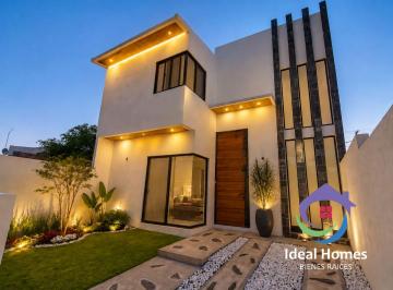 Casa · 189m² · 3 Recámaras · 2 Estacionamientos · Casa en Venta en Tequisquiapan, Casa de Autor Diseño Exclusivo en Fraccionamiento Privado.