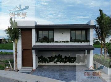 Casa · 750m² · 4 Recámaras · 5 Estacionamientos · Casa en Renta en Marina Campo de Golf