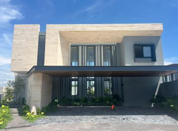 Casa · 300m² · 4 Recámaras · 3 Estacionamientos · Casa en Maralto Residencial