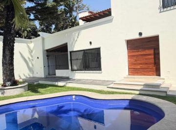 Casa · 620m² · 5 Recámaras · 6 Estacionamientos · Casa en Renta Zona Dorada | Privada con Seguridad