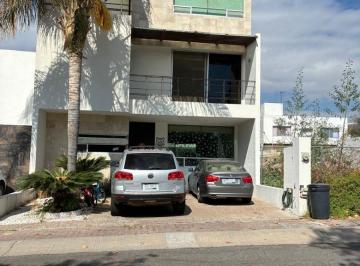 Casa de 5 habitaciones, Querétaro · Casa en Venta en El Refugio, Querétaro, Qro.