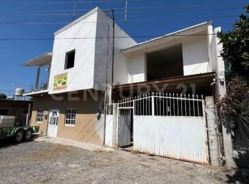 Casa · 360m² · 5 Recámaras · 3 Estacionamientos · Casa en Venta, Col. San Nicolás, Cocula, Jal.