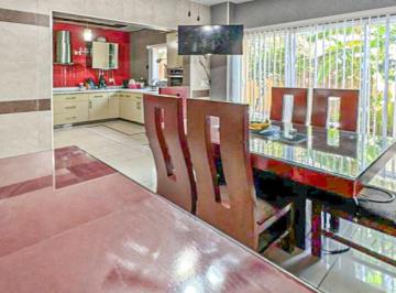 Casa de 3 habitaciones, Monterrey · Casa en Venta en Puerta de Hierro