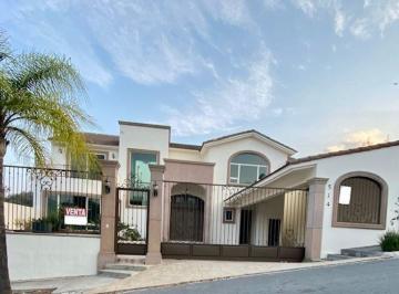 Casa de 4 habitaciones, Monterrey · Casa en Venta en Bosques de Valle Alto en Zona de Sierra Alta en Monterrey.