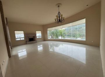 Casa de 4 habitaciones, Monterrey · Casa en Venta en Bosques de Valle Alto en Zona de Sierra Alta en Monterrey.