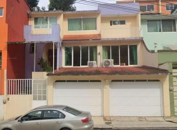 Casa de 5 habitaciones, Xalapa · Casa en Venta en Lomas del Paraíso, Ver.
