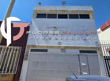 Bodega comercial · 268m² · 2 Estacionamientos · Bodega Comercial en Venta a Una Cuadra del Jardín de San Marcos en La Zona Centro de La Ciudad de Ag