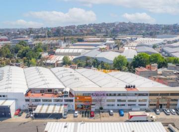 Bodega comercial · 1800m² · 5 Estacionamientos · Bodega Industrial en Renta