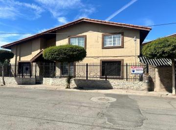 Casa · 615m² · 3 Recámaras · 5 Estacionamientos · Casa en Venta - (4)