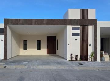 Casa · 130m² · 2 Recámaras · 2 Estacionamientos - Maver Bienes Raices · Casa de un Piso con 2 Recámaras en Venta en Punto Lomas