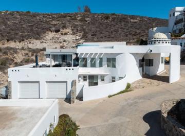 Casa · 425m² · 5 Recámaras · 4 Estacionamientos · Casa en Renta en Fraccionamiento Las Rosas, Ensenada, B. C