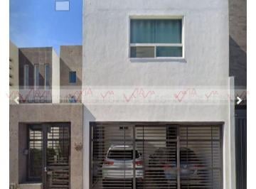 Casa · 232m² · 3 Recámaras · 2 Estacionamientos · Casa en Venta en Cumbres Elite