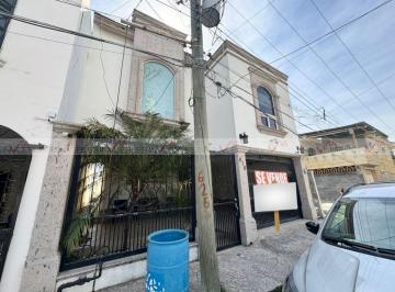 Casa · 248m² · 4 Recámaras · 1 Estacionamiento · Casa en Venta en Cadereyta