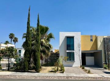 Casa de 3 habitaciones, Querétaro · Tu Hogar con El Jardín Que Siempre Soñaste - La Vista Residencial