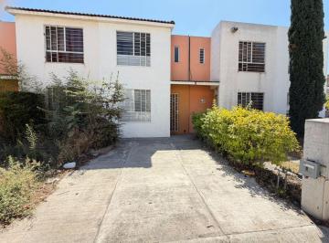 Casa de 3 habitaciones, San Pedro Tlaquepaque · Casa en Venta $2,200,000en Fracc. Alberos Residencial en Tlaquepaque, Jalisco, México