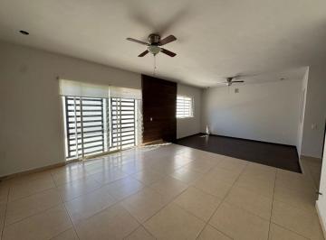 Casa de 3 habitaciones, Saltillo · Casa Renta Residencial Misiones, Al Norte Fracc. Cerrado