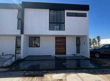 Casa en condominio de 3 habitaciones, Zapopan · Casa Nueva en Venta en Coto, Valle Imperial