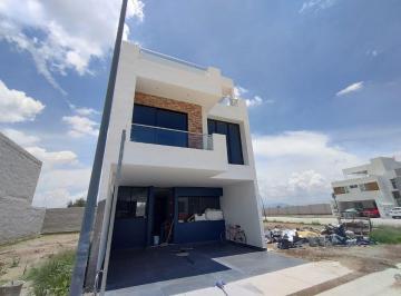 Casa en condominio de 4 habitaciones, Jesús María · Ram - Casa Nueva en Venta, Condominio Ziba, Al Norte de La Ciudad.