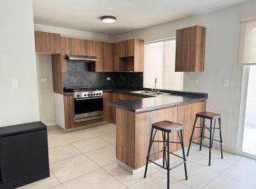 Casa · 155m² · 3 Recámaras · 2 Estacionamientos · Casa Equipada en Arezzo Residencial