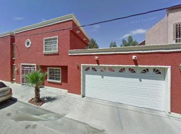 Casa de 4 habitaciones, Juárez · Casa en Venta con Excelente Ubicacion en Col Alameda Chihuahua!
