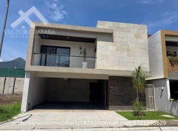Casa · 316m² · 3 Recámaras · 2 Estacionamientos · Casa - Rincón Chico