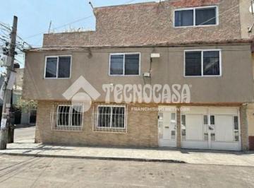 Foto · Casa - Venta