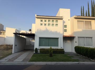 ce54a4fc7f1ab0426cd3187da2c2b3879fe6f83a9a2262feca7d6a60a9bd5a2e · Casa en Renta en Real del Bosque
