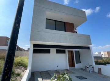 Casa · 220m² · 3 Recámaras · 2 Estacionamientos · Casa - Fraccionamiento Zibatá