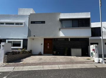 Casa · 212m² · 4 Recámaras · 3 Estacionamientos · Casa en La Condesa
