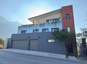 Casa de 4 habitaciones, San Pedro Garza García · Casa Prados del La Sierra en Calle Privada