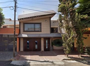 Casa de 4 habitaciones, Nezahualcóyotl · Amplia Casa con Excelentes Espacios en Nezahualcoyotl
