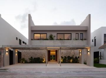 Casa · 455m² · 4 Recámaras · 3 Estacionamientos · Casa en Lagos del Sol
