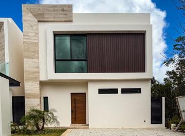 Casa · 290m² · 3 Recámaras · 2 Estacionamientos · Casa en Venta en Via Cumbres
